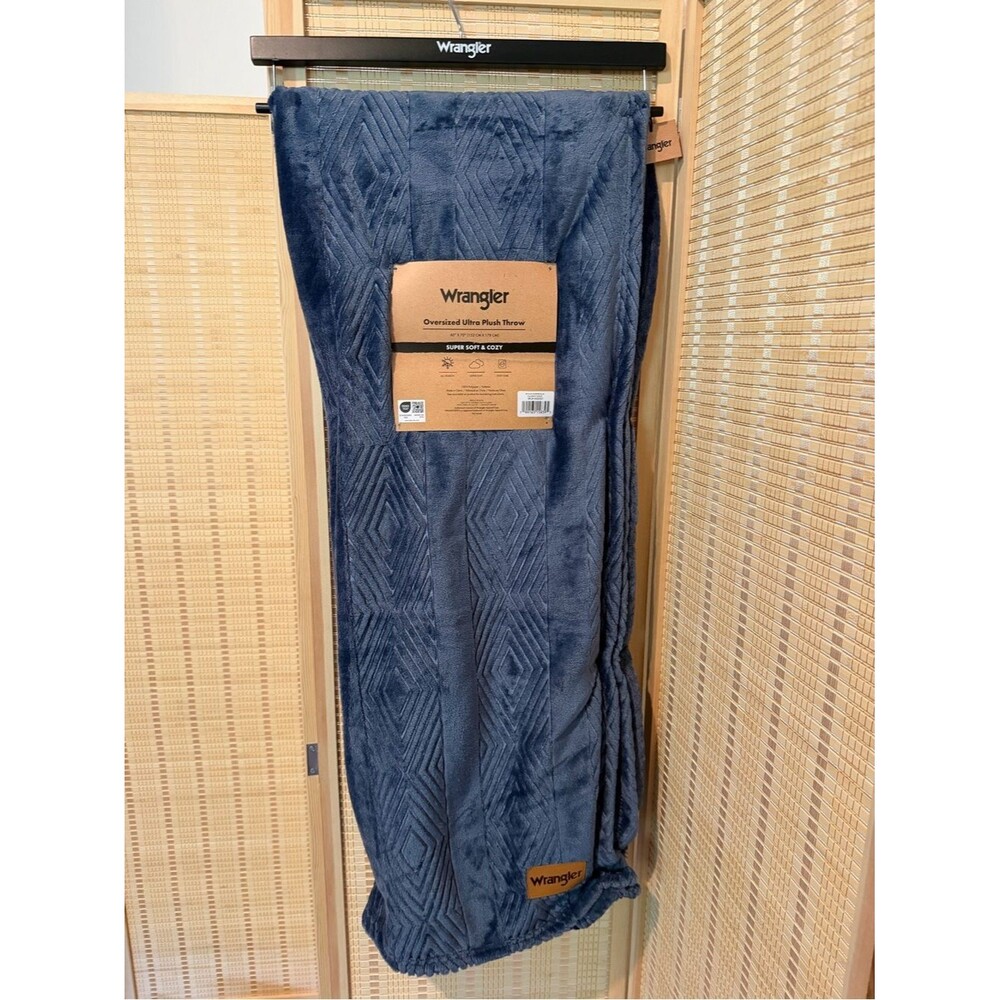 Wrangler Oversized Plush Throw Blanket in Navy Blue Aztec